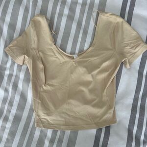 Lululemon Align Short sleeve Vneck top.  cream Size 6